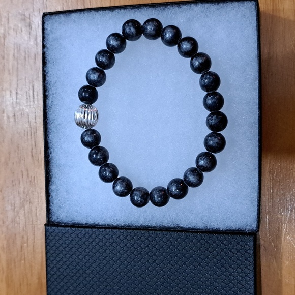 Black & Silver Jade Stone Bracelet - Picture 4 of 6